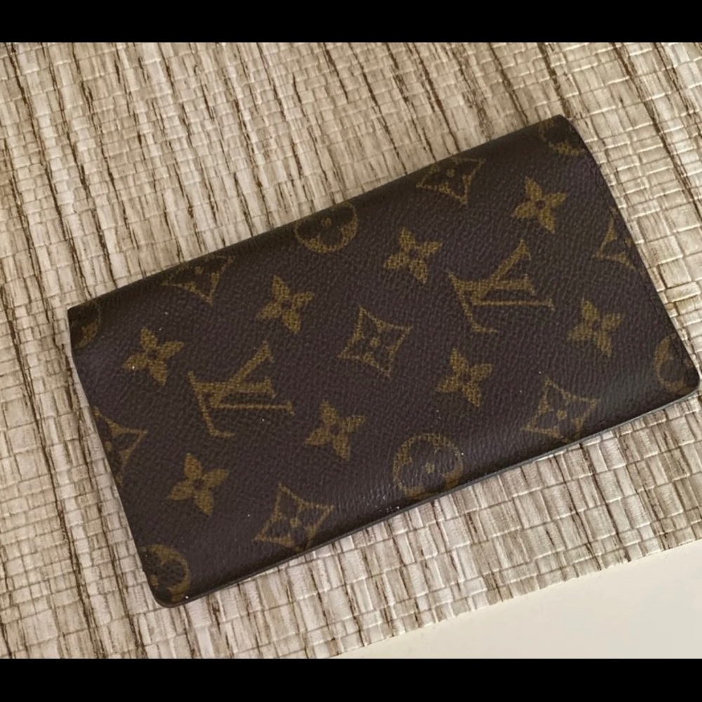 Louis Vuitton check book wallet